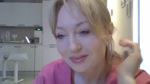 Zarina Swift online show from March 24, 6:18 am