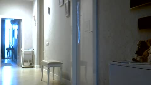 Snapshot of zarinaswift chatting on June 20, 9:34 am Zarina Swift online show from June 20, 9:34 am