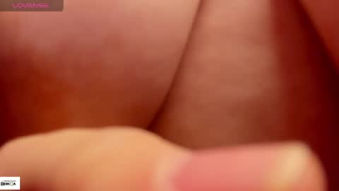 Snapshot of zaritha_li chatting on May 25, 10:21 am Zaritha Li online show from May 25, 10:21 am
