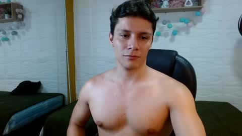Snapshot of zayn_clausen chatting on May 11, 5:32 pm zayn_clausen online show from May 11, 5:32 pm