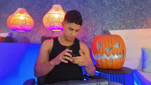 Zayn Cross online show from October 24, 5:37 am