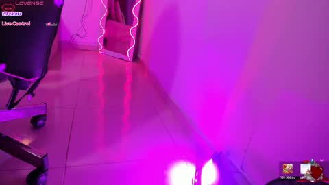 Snapshot of zayra_tay chatting on February 5, 11:48 am zayra_tay online show from February 5, 11:48 am