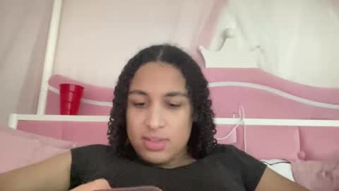 Snapshot of zaza__zariaa chatting on May 27, 8:50 pm ZAZA ZARIAA online show from May 27, 8:50 pm