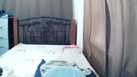 Snapshot of zeah_rev21 chatting on July 28, 6:20 pm zeah_rev21 online show from July 28, 6:20 pm