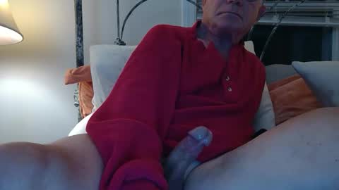 Snapshot of zedman521 chatting on December 7, 11:29 am zedman521 online show from December 7, 11:29 am