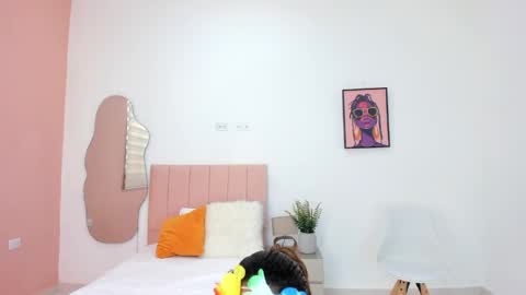 Snapshot of zeendaya__ chatting on May 5, 12:35 pm zeendaya online show from May 5, 12:35 pm