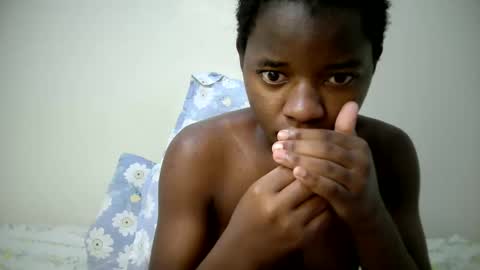 Snapshot of zellah chatting on March 2, 2:36 am zellah online show from March 2, 2:36 am