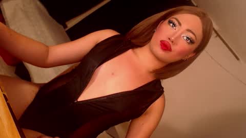 Snapshot of zemi_max chatting on April 27, 4:54 am zemi_max online show from April 27, 4:54 am