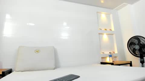 Zenda Evans online show from February 4, 3:34 am