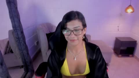 Snapshot of zendaya_dl chatting on May 25, 5:52 pm Luciana online show from May 25, 5:52 pm