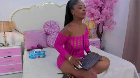 zendayarosse online show from May 15, 9:55 pm