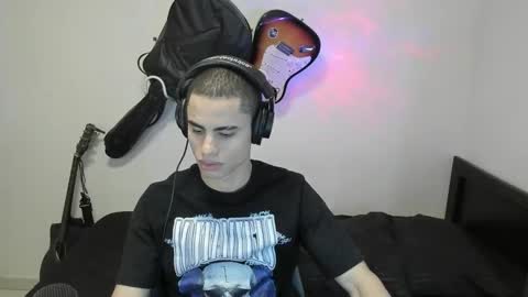 Snapshot of zenhzu chatting on December 31, 11:39 pm zenzhu online show from December 31, 11:39 pm