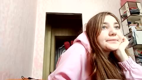 zeniabrossoit online show from March 25, 7:25 am