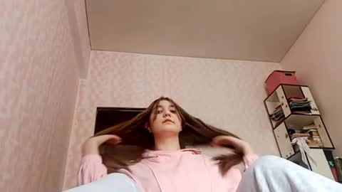 zeniabrossoit online show from March 26, 5:24 am