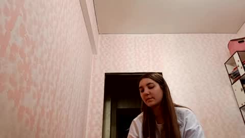 zeniabrossoit online show from April 4, 9:18 am