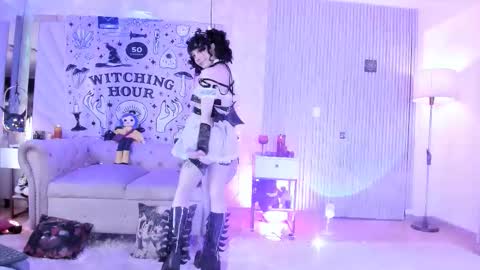 Snapshot of zephirah_abney chatting on October 12, 2:49 pm online show from October 12, 2:49 pm