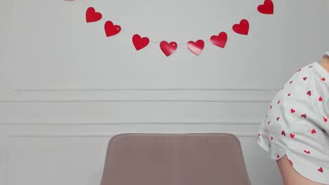 Snapshot of zerelle chatting on February 28, 11:44 am Ivy online show from February 28, 11:44 am