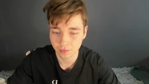 Snapshot of zeriixx chatting on April 5, 3:26 am Ethan online show from April 5, 3:26 am