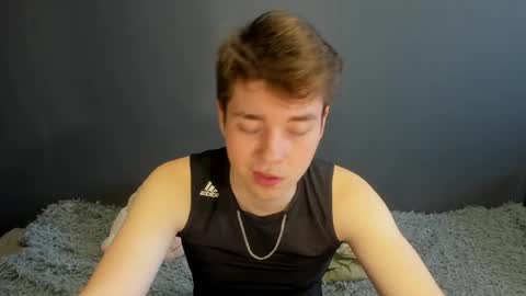 Snapshot of zeriixx chatting on April 14, 1:55 am Ethan online show from April 14, 1:55 am