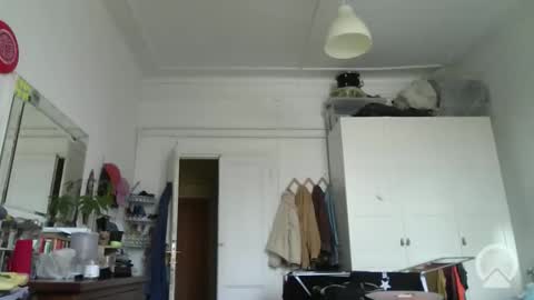 Snapshot of zeta214 chatting on May 8, 2:33 pm zeta214 online show from May 8, 2:33 pm