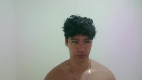 Snapshot of zeus_183 chatting on May 23, 9:02 am zeus_183 online show from May 23, 9:02 am