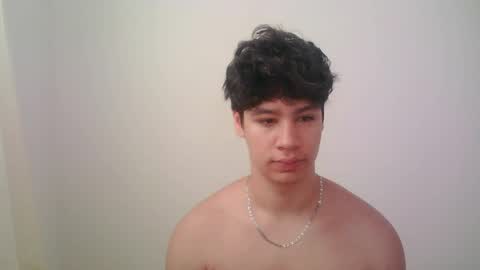 Snapshot of zeus_183 chatting on May 28, 1:52 pm zeus_183 online show from May 28, 1:52 pm