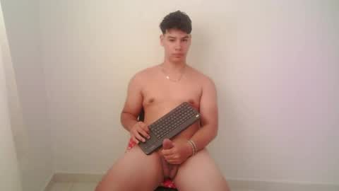 Snapshot of zeus_183 chatting on May 29, 2:59 pm zeus_183 online show from May 29, 2:59 pm