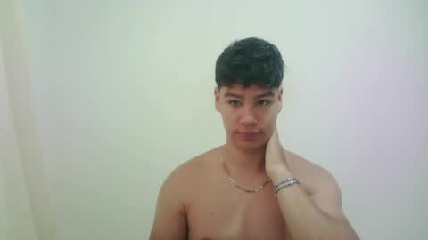 Snapshot of zeus_183 chatting on May 30, 11:29 am zeus_183 online show from May 30, 11:29 am