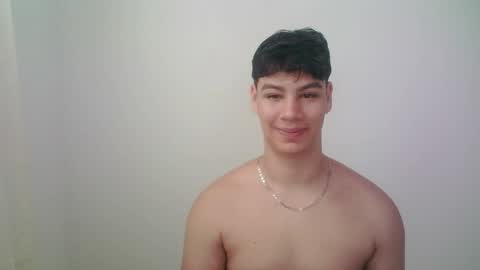 Snapshot of zeus_183 chatting on June 1, 11:56 am zeus_183 online show from June 1, 11:56 am
