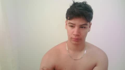 Snapshot of zeus_183 chatting on June 3, 12:52 pm zeus_183 online show from June 3, 12:52 pm