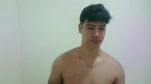Snapshot of zeus_183 chatting on June 5, 2:51 am zeus_183 online show from June 5, 2:51 am