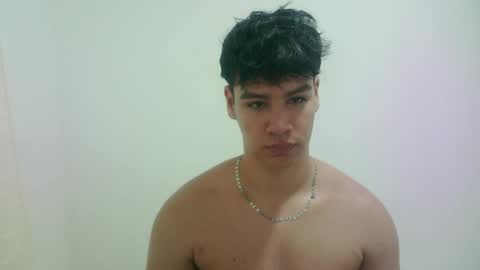 Snapshot of zeus_183 chatting on June 8, 4:13 am zeus_183 online show from June 8, 4:13 am