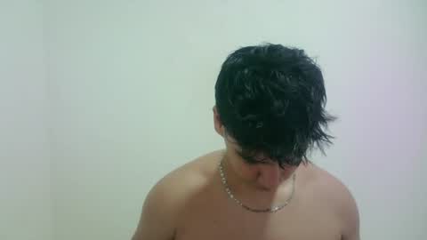 Snapshot of zeus_183 chatting on June 9, 3:18 am zeus_183 online show from June 9, 3:18 am