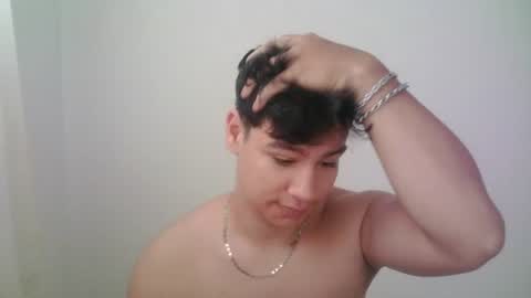 Snapshot of zeus_183 chatting on June 11, 11:19 am zeus_183 online show from June 11, 11:19 am