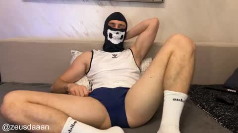 Zeus online show from October 30, 9:04 pm