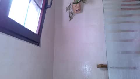 Snapshot of zeusoctavian chatting on May 22, 4:34 pm Zeus Octavian online show from May 22, 4:34 pm