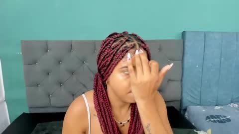 Snapshot of zeynep_20_ chatting on January 7, 6:16 am zeynep_20_ online show from January 7, 6:16 am