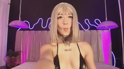 zhally_dee online show from March 2, 7:21 pm