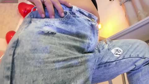 ZHAMIRA  ANDRES online show from February 16, 7:10 pm