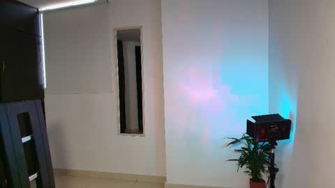 Snapshot of zhara_11 chatting on May 28, 12:35 pm Zhara online show from May 28, 12:35 pm