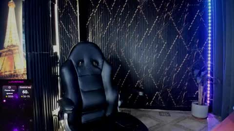 Snapshot of zhoestrong chatting on January 18, 2:26 am zhoestrong online show from January 18, 2:26 am