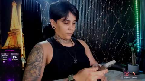 Snapshot of zhoestrong chatting on January 19, 2:37 am zhoestrong online show from January 19, 2:37 am