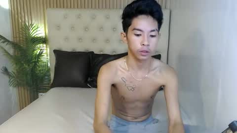 zian_smithx online show from January 10, 11:42 pm