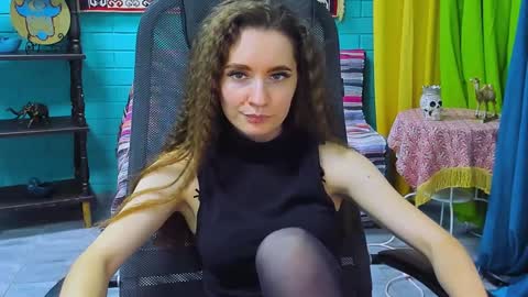 zianichols online show from January 28, 3:46 pm