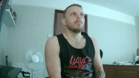 Snapshot of ziggy1292 chatting on March 3, 3:18 pm Shaun online show from March 3, 3:18 pm