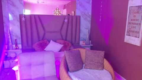 Snapshot of zinna_canela chatting on May 16, 10:36 am zinna_canela online show from May 16, 10:36 am