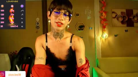 Snapshot of zion__lee chatting on May 29, 7:56 pm Zion online show from May 29, 7:56 pm