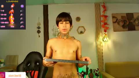 Snapshot of zion__lee chatting on June 8, 7:47 pm Zion online show from June 8, 7:47 pm