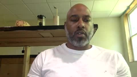 Snapshot of zionlion22 chatting on April 22, 5:14 pm zionlion22 online show from April 22, 5:14 pm