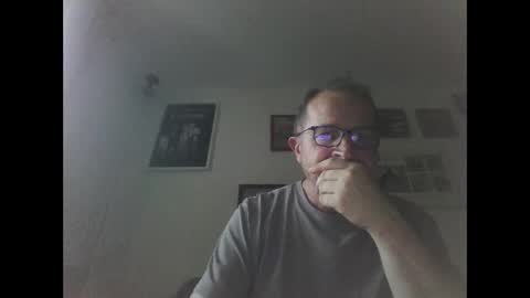 Snapshot of zippi55 chatting on October 13, 4:18 pm Zippi online show from October 13, 4:18 pm